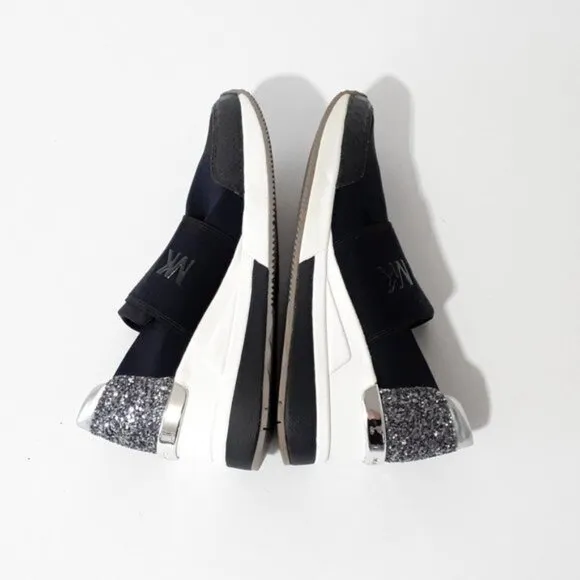 EUC MICHAEL Michael Kors black &amp; white laceless logo sneaker w/ glitter accent 6
