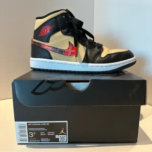 EUC Nike Kid’s Air Jordan 1 Mid SE ‘Tartan Swoosh’ Black Sesame - Kid’s Size 3.5
