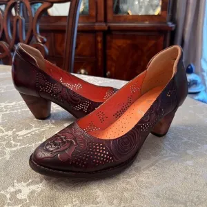 EUC Spring Step L'Artiste Rositta Tooled Leather Pumps Heels Shoes Size 40 or 9