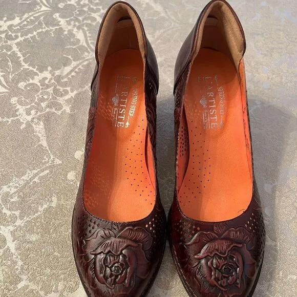 EUC Spring Step L'Artiste Rositta Tooled Leather Pumps Heels Shoes Size 40 or 9