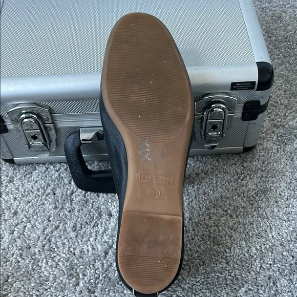 Everlane‎ Elegant Black Leather Women's Flats. The Day Glove.