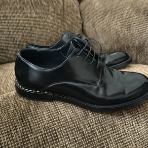 Fendi Mens dress shoes. US 7.5 in excellent condition.