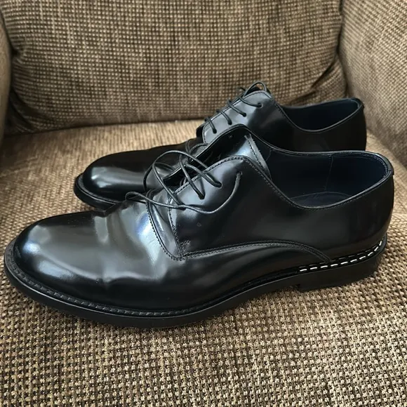 Fendi Mens dress shoes. US 7.5 in excellent condition.