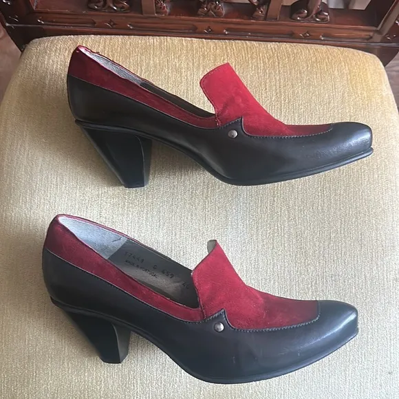 Fidji Black Leather Heels with Burgundy Suede Vamp Retro Pump Shoes EU 40