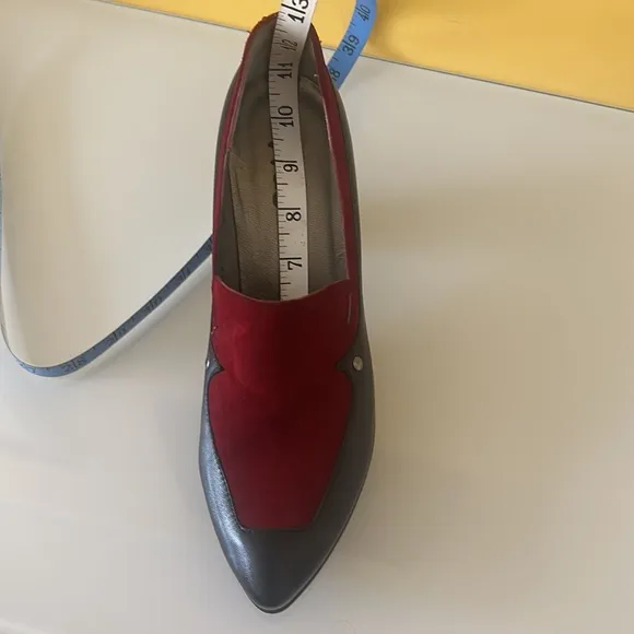 Fidji Black Leather Heels with Burgundy Suede Vamp Retro Pump Shoes EU 40