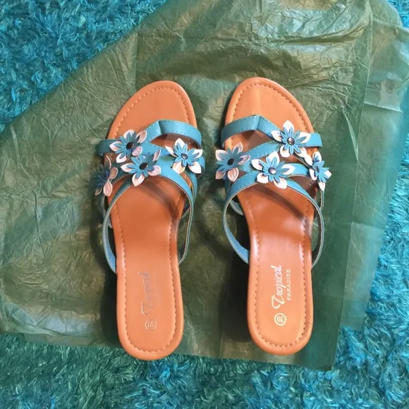Floral sandals (NWOT)
