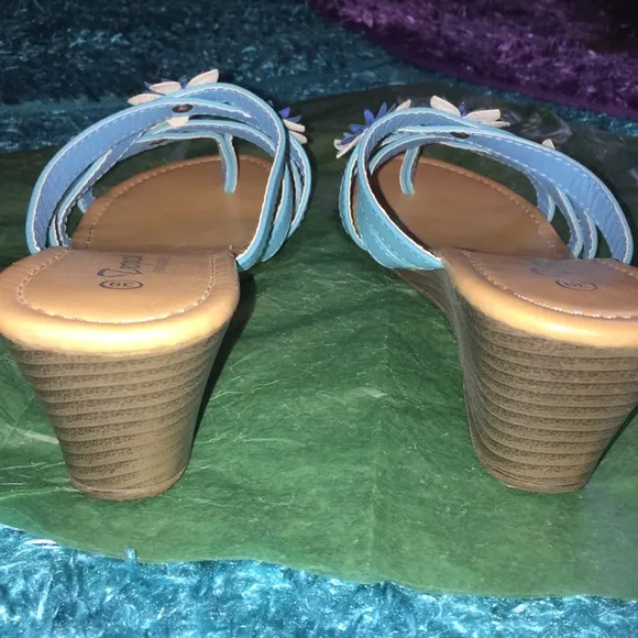Floral sandals (NWOT)