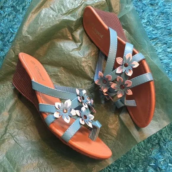 Floral sandals (NWOT)
