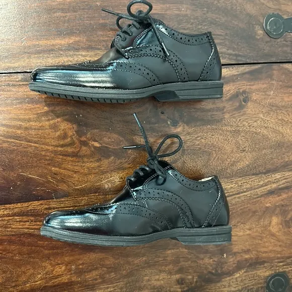 Florsheim Boys Oxford Tip Black Shoes Size 11