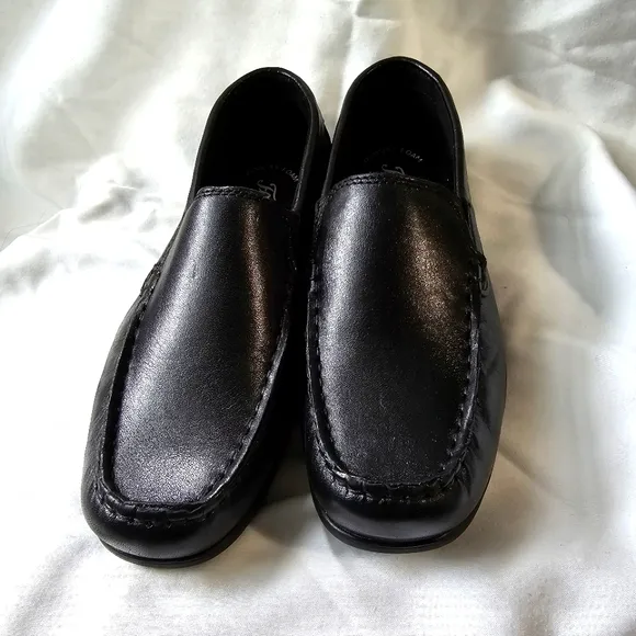 Florsheim Jasper Jr Venetian Leather Loafer. Size 3. Black dress shoes