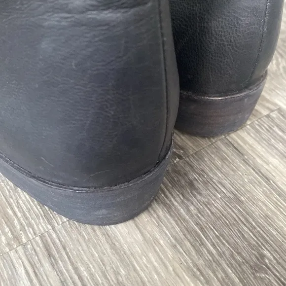 Free People Royele Black Leather Cutouts Modern Structure Flat shoes sz 6 NWOT