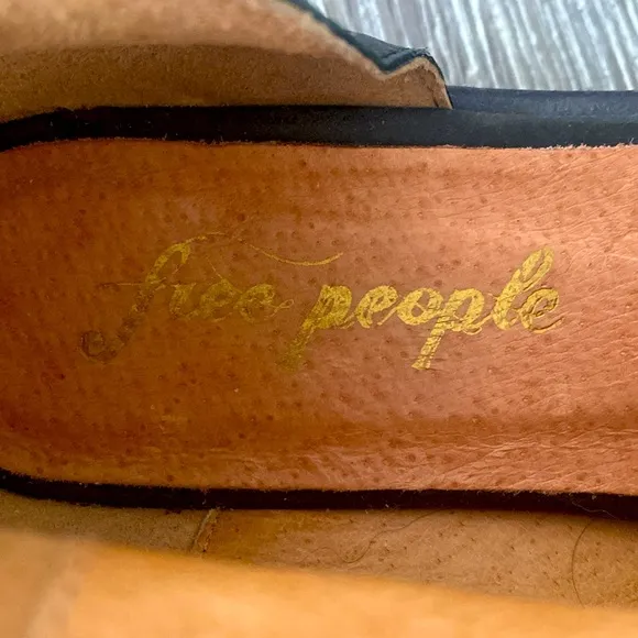 Free People Royele Black Leather Cutouts Modern Structure Flat shoes sz 6 NWOT