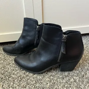 Frye Women’s Judith‎ Black Leather Zip Booties Boots Size 8