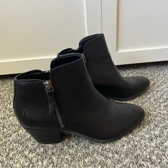Frye Women’s Judith‎ Black Leather Zip Booties Boots Size 8