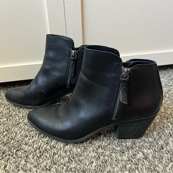 Frye Women’s Judith‎ Black Leather Zip Booties Boots Size 8