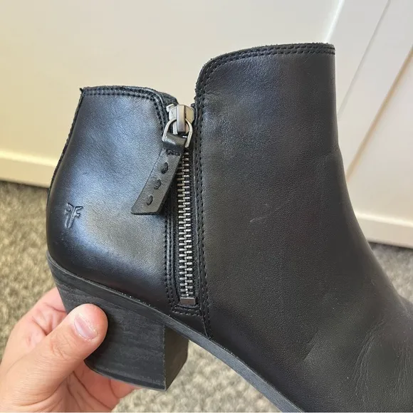 Frye Women’s Judith‎ Black Leather Zip Booties Boots Size 8