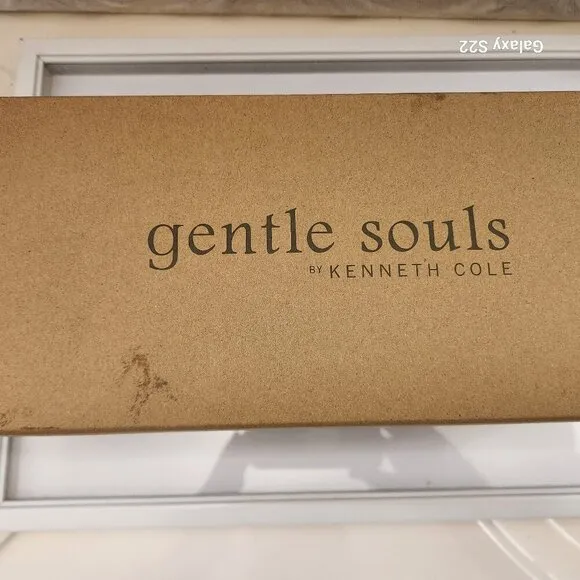 GENTLE SOULS BY KENNETH COLE Tristan Woven Raffia Sandals. NIB. Size 6