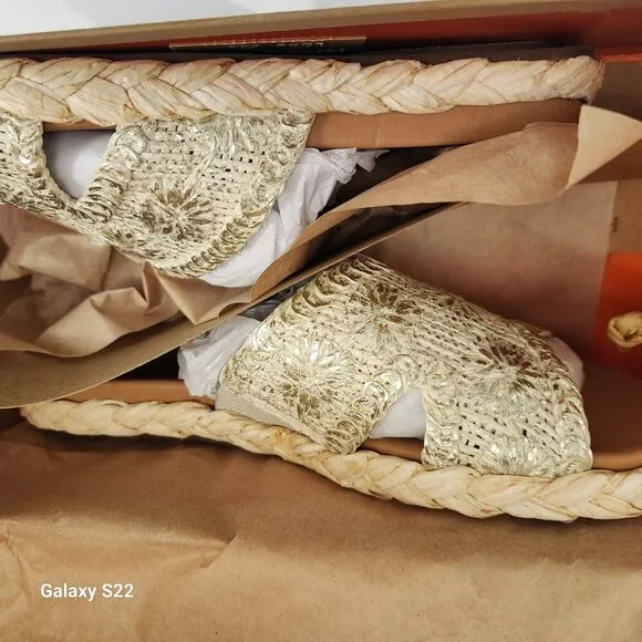GENTLE SOULS BY KENNETH COLE Tristan Woven Raffia Sandals. NIB. Size 6