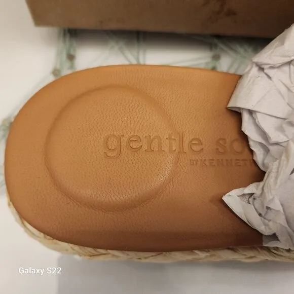 GENTLE SOULS BY KENNETH COLE Tristan Woven Raffia Sandals. NIB. Size 6