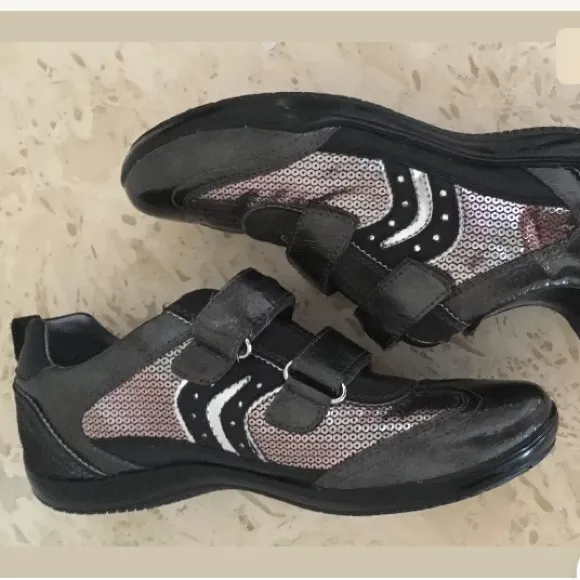 Geox Respira Girls Uniform Shoes Platinum 3.5‎