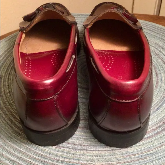 GH Bass Weejuns Kiltie Loafer Mens 9.5 C Burgundy Tasseled Leather Dress Shoes