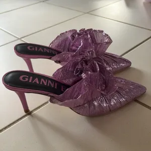 Gianni Bini Purple ruffle mules