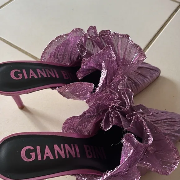 Gianni Bini Purple ruffle mules