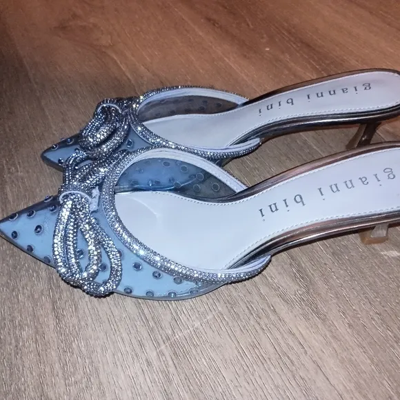 Gianni Binni Women's 8 Blue Embellished Cinderella Kitten Heels UEC