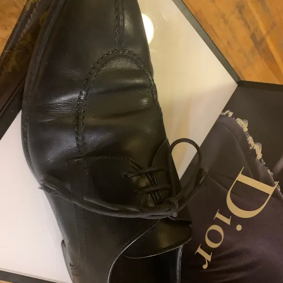 Giorgio Armani black leather Mens tie up shoes 43