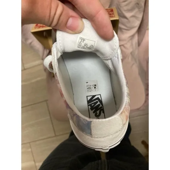GIRL VANS Ward Heart Tie Dye Shoes Size 3 With Box