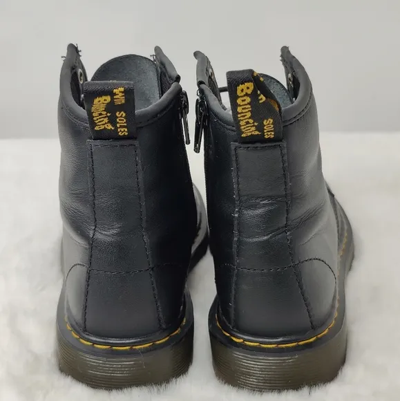Girls black Dr.Martens sz 1