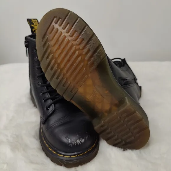 Girls black Dr.Martens sz 1