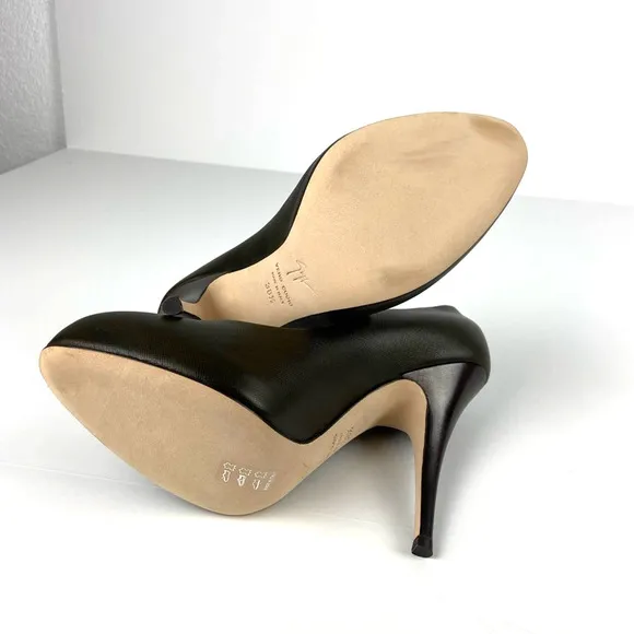 Giuseppe Zanotti Leather Pumps  size 8.5