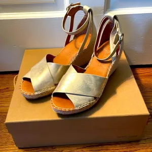 Gorgeous NEW Gentle Souls metallic espadrille platform sandals 7.5 💋