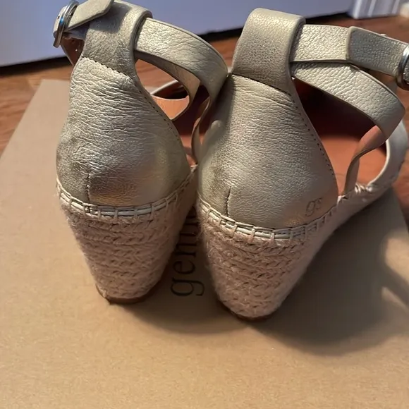 Gorgeous NEW Gentle Souls metallic espadrille platform sandals 7.5 💋