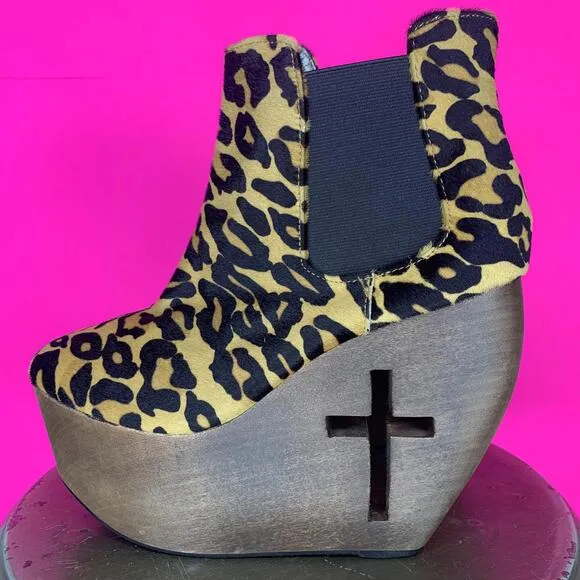 Grey City Leopard Print Calf Hair Cross Cutout Wood Platform Chelsea Boot Sz 7