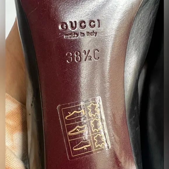 GUCCI  Black Leather Classic Pump 1012555  Size 38.5 C Made in Italy