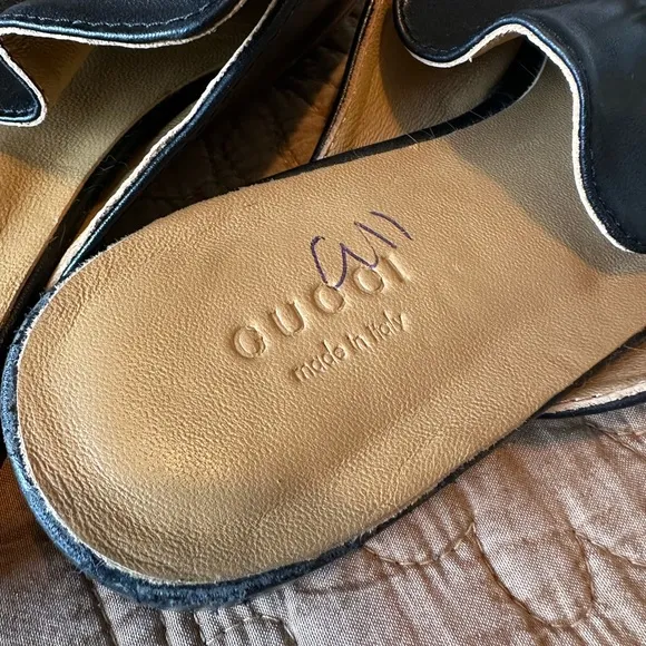 Gucci Black Leather Loafers for Women