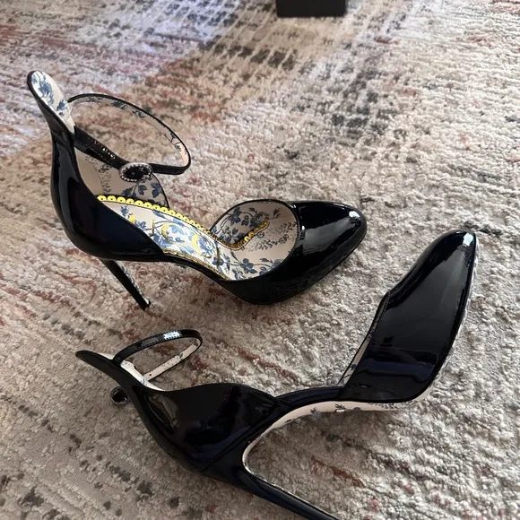 Gucci Elegant Black Women's Mary Jane Pump Heels 38 EUC