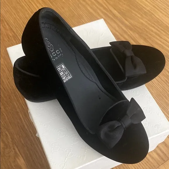 Gucci Girl Black Velvet Bow Loafers Ballet Flats Shoes Size 35 3.5