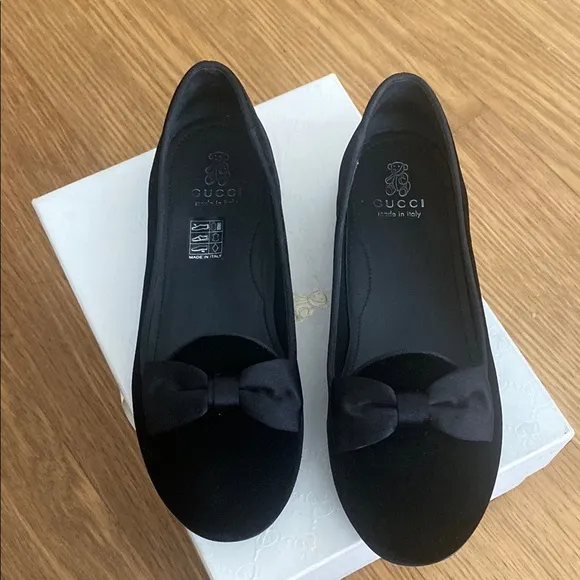 Gucci Girl Black Velvet Bow Loafers Ballet Flats Shoes Size 35 3.5