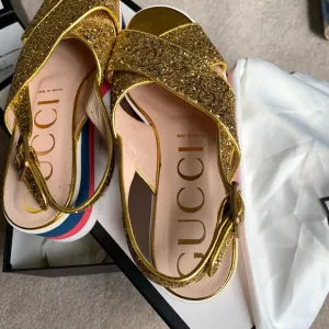 Gucci glitter gold shoes with box