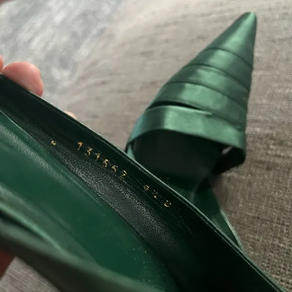 GUCCI Green Satin Pleated Pumps