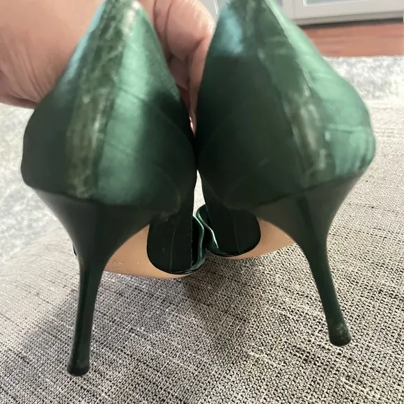 GUCCI Green Satin Pleated Pumps