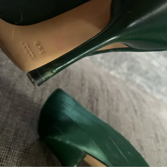 GUCCI Green Satin Pleated Pumps