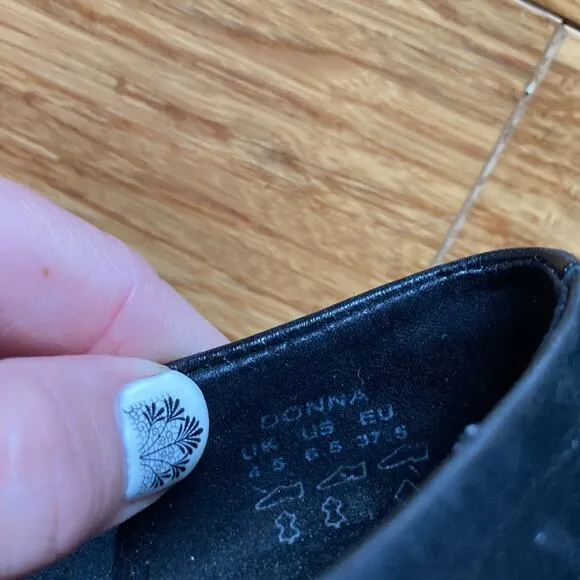 Hotter Shoes Black Leather Retro Inspired Pumps, Size 6.5