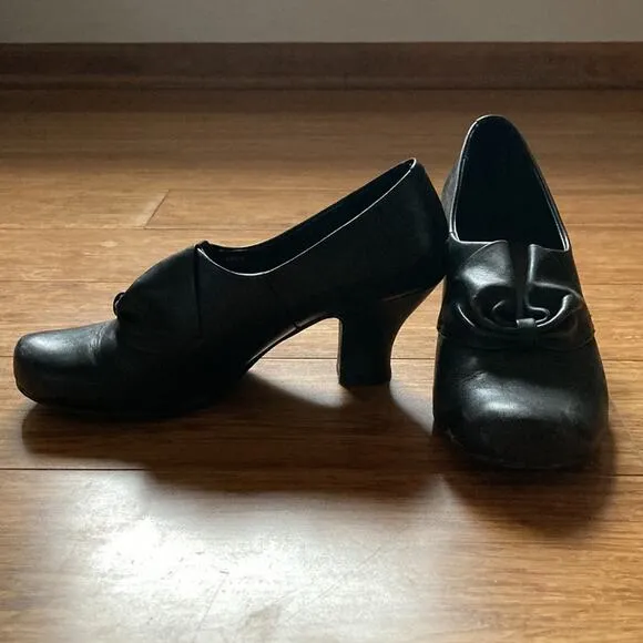 Hotter Shoes Black Leather Retro Inspired Pumps, Size 6.5