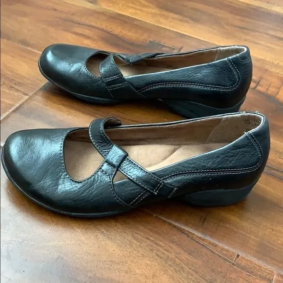 HUSH Puppies Mary Jane Sneakers Shoes Flats
