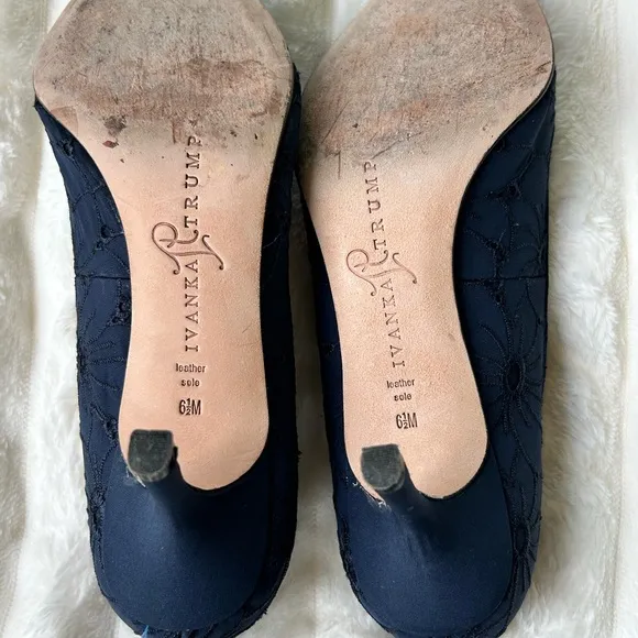 Ivanka Trump navy blue floral print heels size 6.5