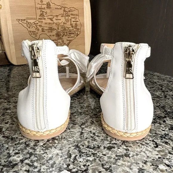 Jack Rogers Heidi T-Strap White Sandals with Bow Size 7 New